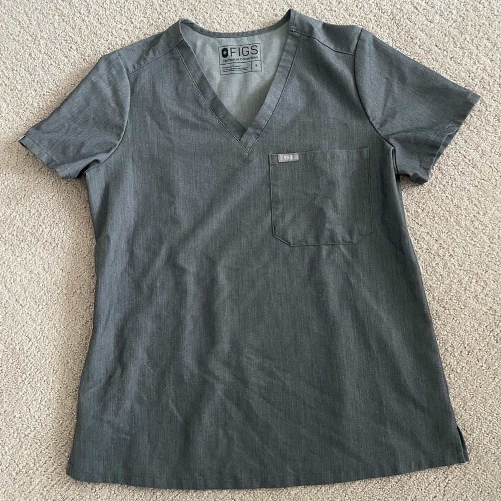 Figs scrub top